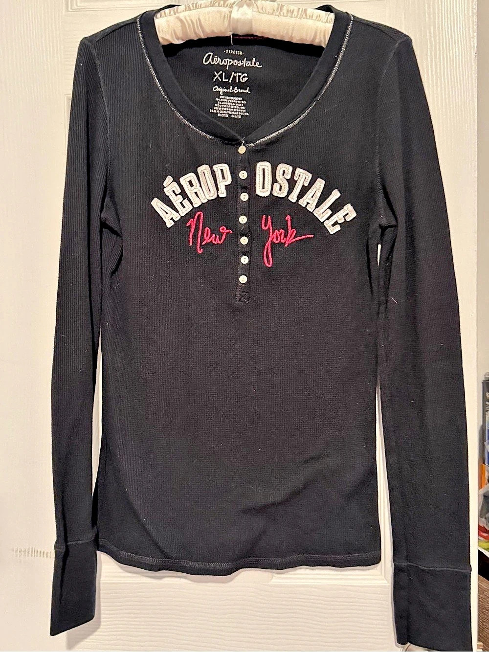 Aeropostale New York Graphic Henley Black & Pink XL